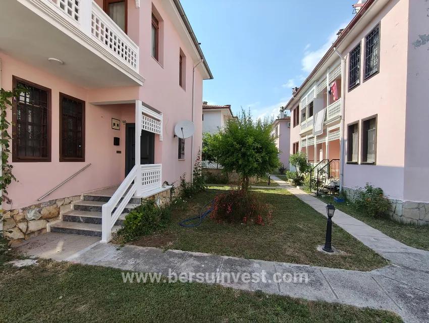 Von Bersu Yatırım, In der Nähe von Çalış Plajı, ein 2+1-wohnung mit Pool Im Wohnkomplex zum Verkauf