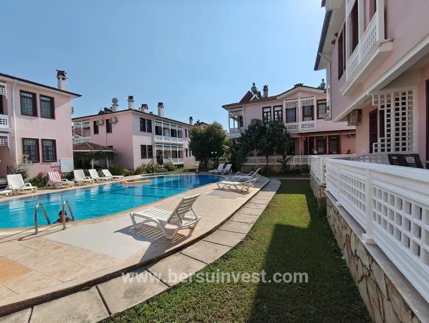 Von Bersu Yatırım, In der Nähe von Çalış Plajı, ein 2+1-wohnung mit Pool Im Wohnkomplex zum Verkauf
