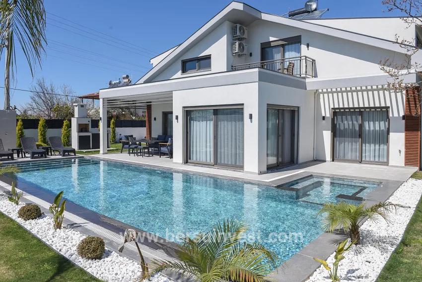 3+1-Zimmer Villa Zu verkaufen in Kargı Bz. Fethiye - 690 m²