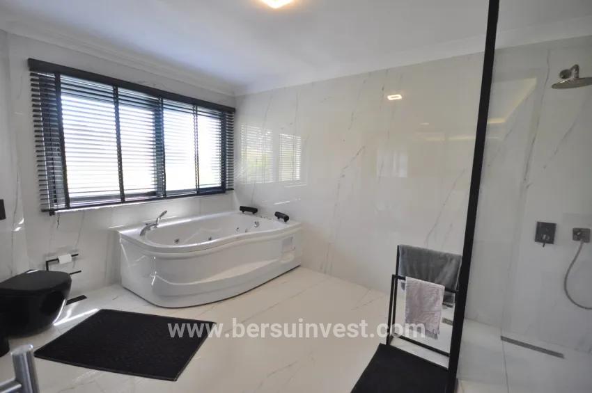 4+1-Zimmer Villa Zu verkaufen in Çiftlik Bz. Fethiye - 660 m²