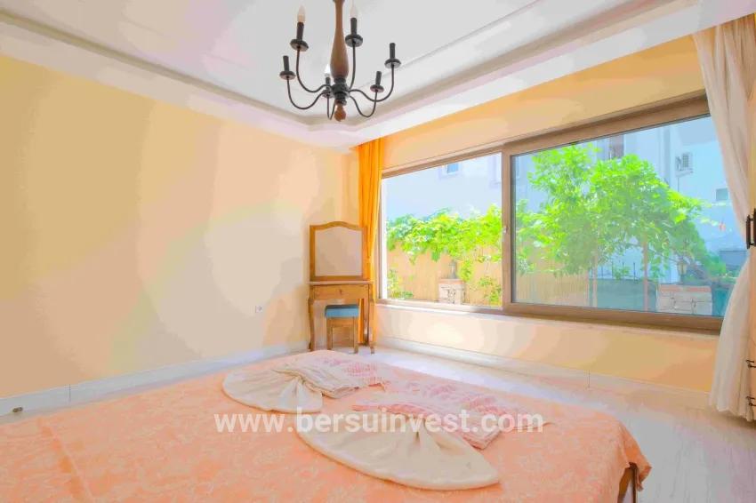 8+1-Zimmer Villa Zu verkaufen in Karagedik Bz. Fethiye - 500 m²