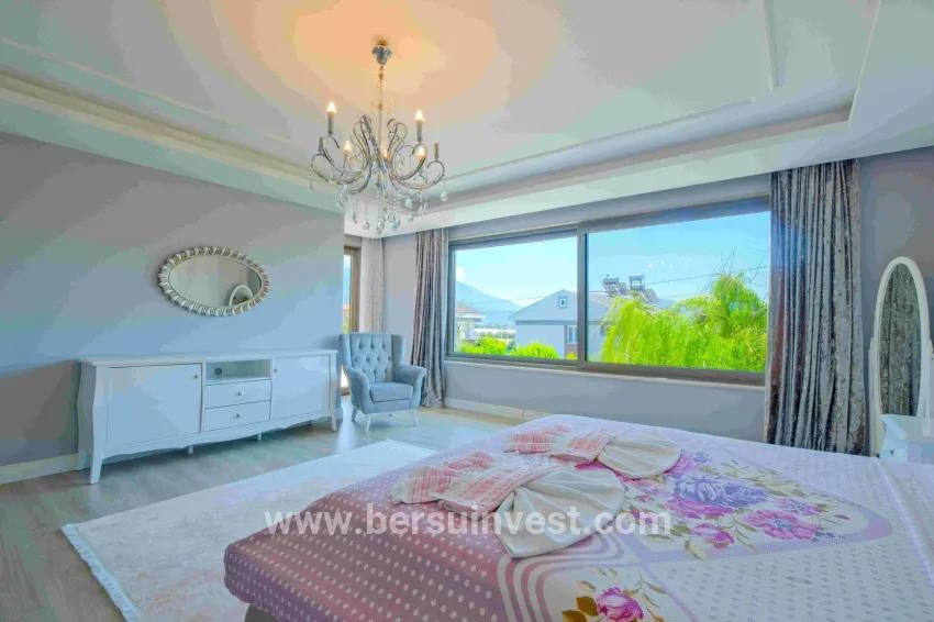 8+1-Zimmer Villa Zu verkaufen in Karagedik Bz. Fethiye - 500 m²