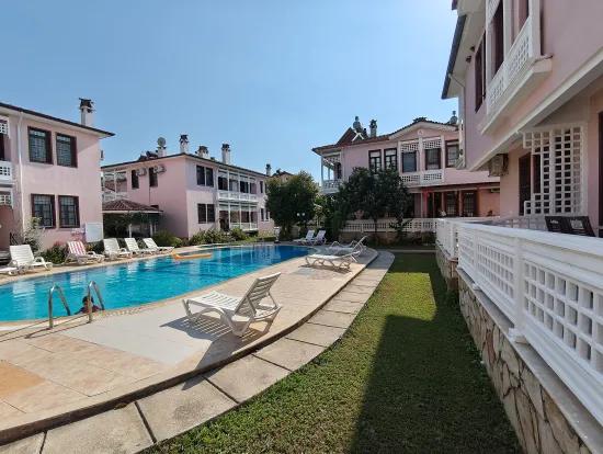 Von Bersu Yatırım, In der Nähe von Çalış Plajı, ein 2+1-wohnung mit Pool Im Wohnkomplex zum Verkauf