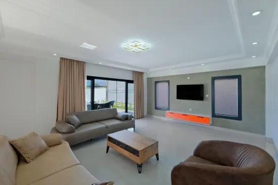 In Koca Çalış zu vermieten freistehende Villa mit Pool, möbliert