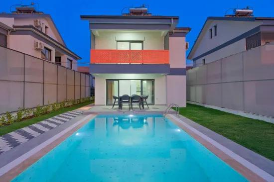 In Koca Çalış zu vermieten freistehende Villa mit Pool, möbliert