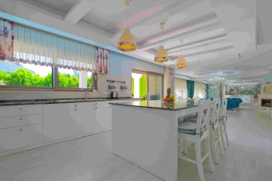 Fethiye Karagedik 661 M² Grundstück Innerhalb 8+1 privat mit Pool Villa