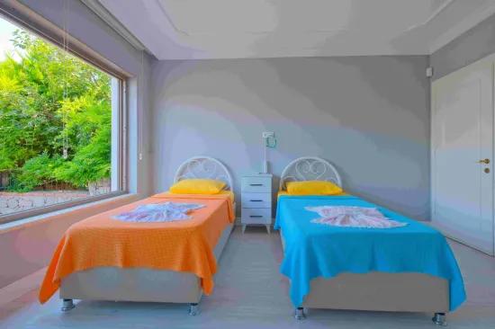 Fethiye Karagedik 661 M² Grundstück Innerhalb 8+1 privat mit Pool Villa