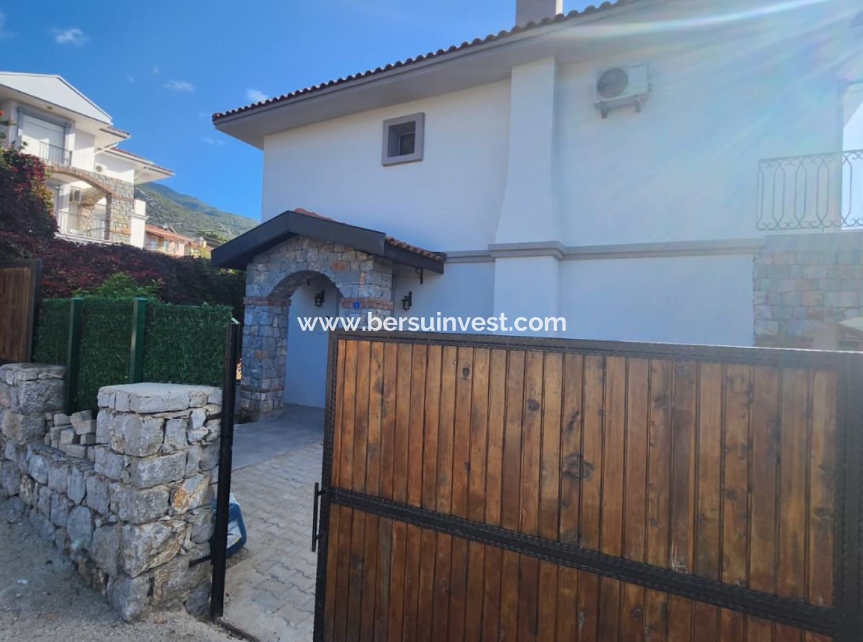 3+1Villa Mit Freistehendem Pool Zum Verkauf In Ovacik