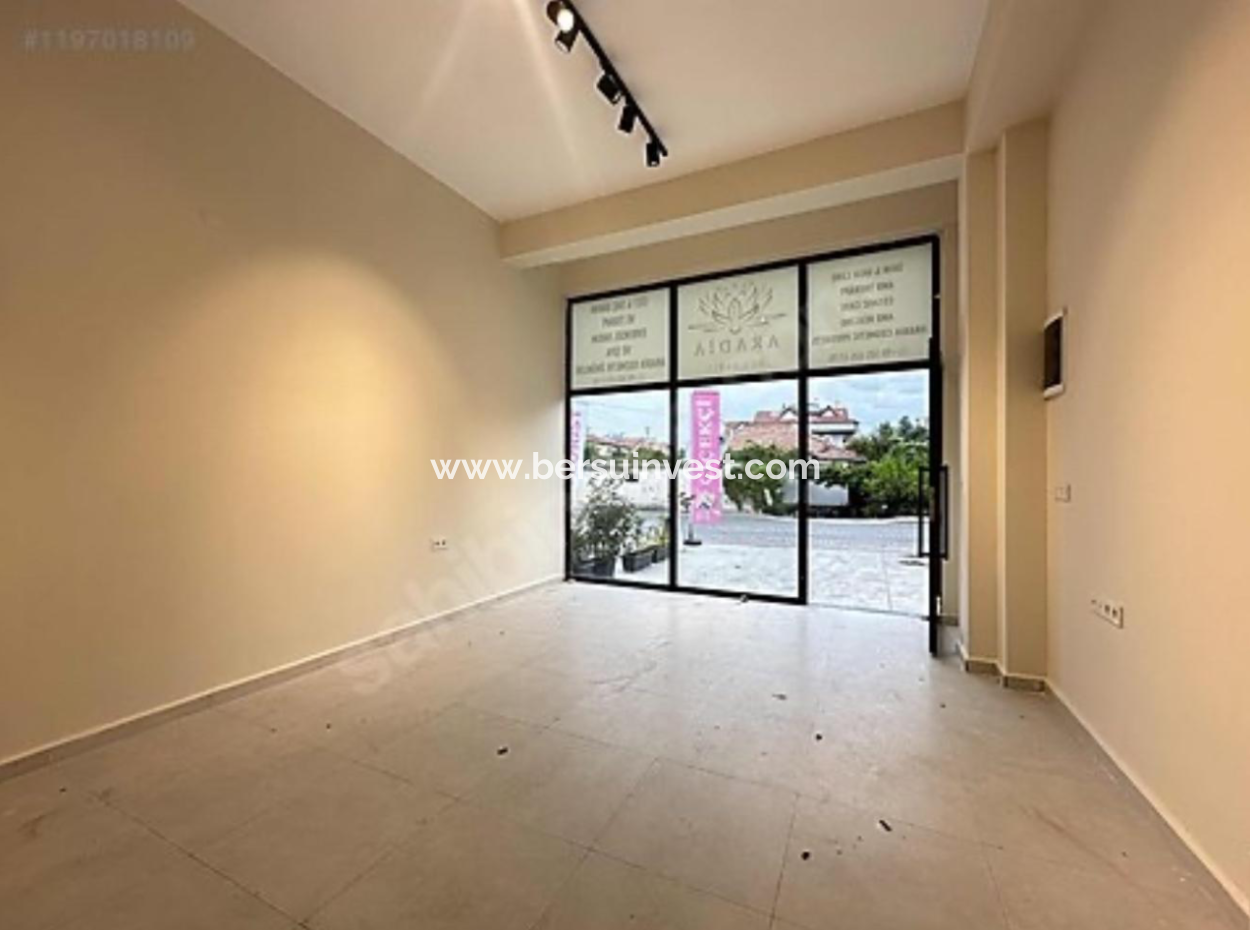 2 Geschäfte Zum Verkauf An Der Ecke Mit Blick Auf Yergüzlar In Akarca