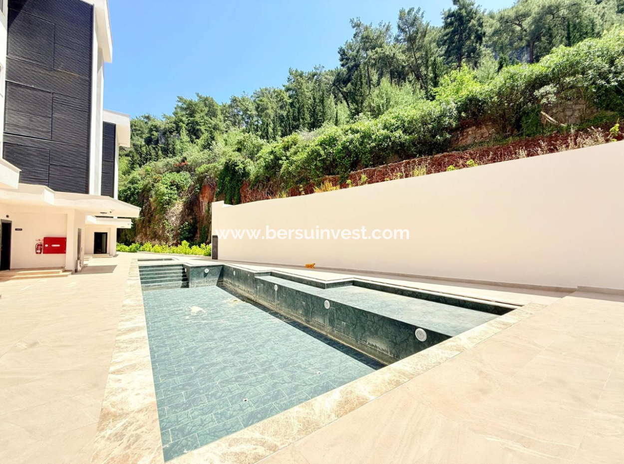 Zu Verkaufen 2+1 Maisonette-Wohnung In Karagözler Residence 222