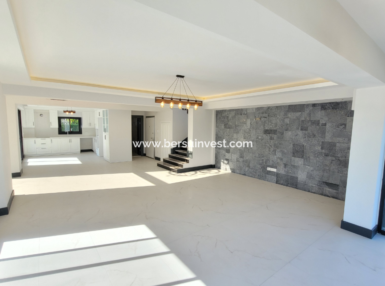 Großzügige 4+1 Villa Mit Privatem Pool Und Terrasse In Fethiye