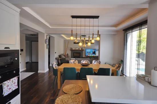Detached Villa with Private Pool within a 600 M² Plot