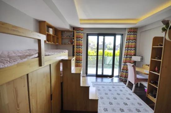Detached Villa with Private Pool within a 600 M² Plot