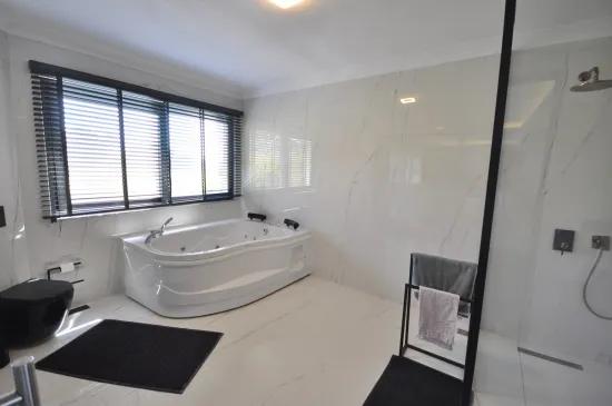 Detached Villa with Private Pool within a 600 M² Plot