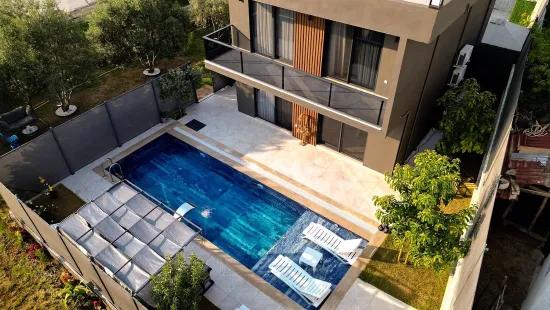 Furnished Long-term Rental Detached Villa