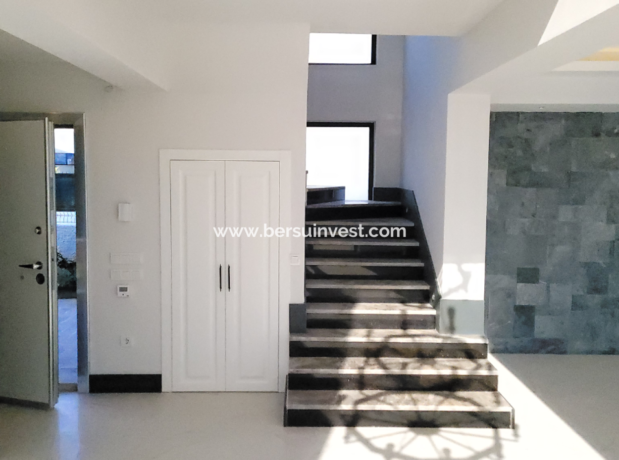 Spacious 4+1 Villa With Private Pool And Terrace In Fethiye