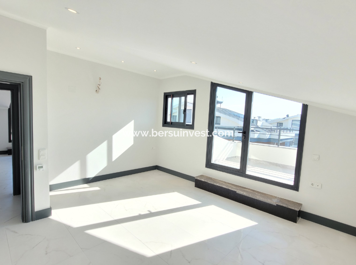 Spacious 4+1 Villa With Private Pool And Terrace In Fethiye