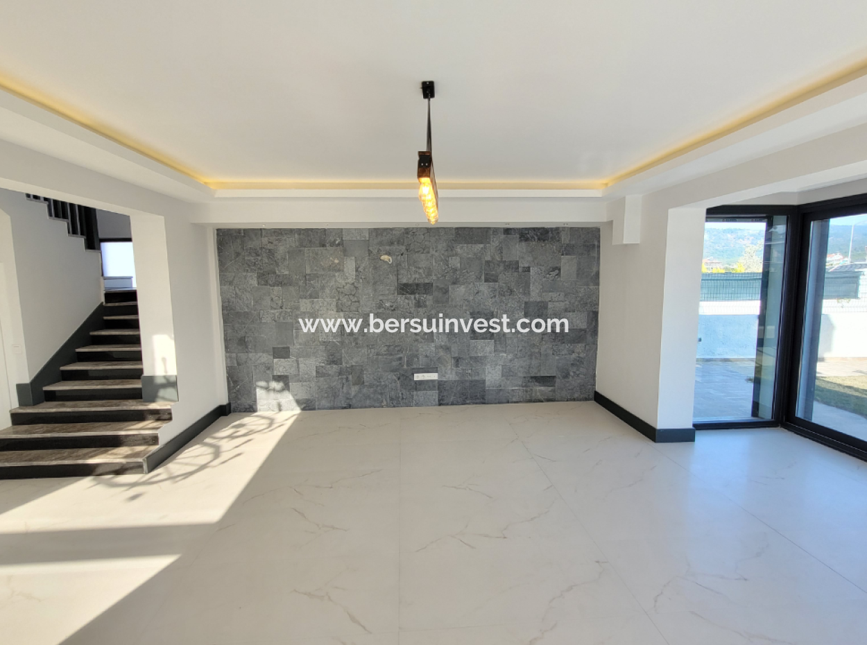 Spacious 4+1 Villa With Private Pool And Terrace In Fethiye