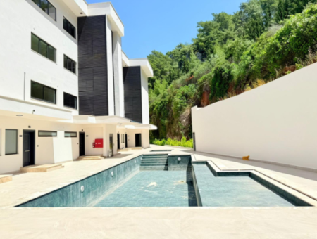 For Rent 2+1 Duplex Apartment In Karagözler Residence 222