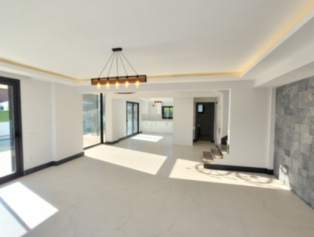 Spacious 4+1 Villa With Private Pool And Terrace In Fethiye