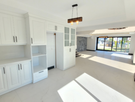 Spacious 4+1 Villa With Private Pool And Terrace In Fethiye