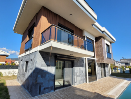 Spacious 4+1 Villa With Private Pool And Terrace In Fethiye