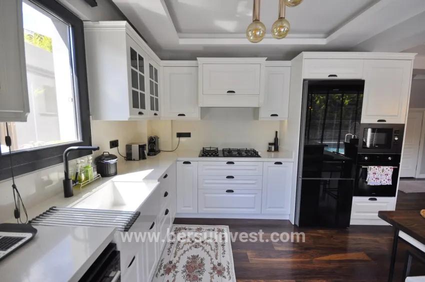 Для продажи Вилла 4+1 в Çiftlik Fethiye - 660 m²