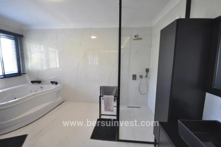 Для продажи Вилла 4+1 в Çiftlik Fethiye - 660 m²