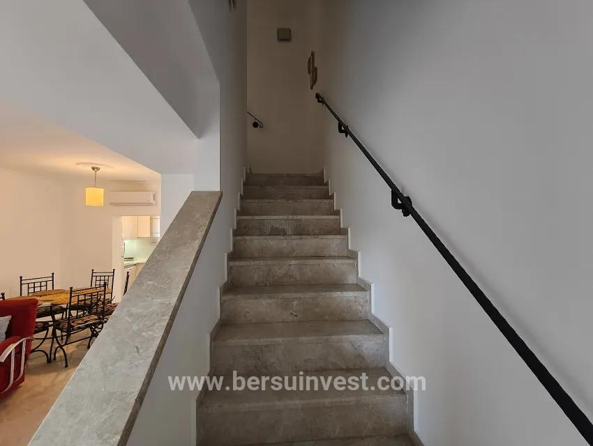 Bersu Yatırım'dan Denize Sıfır Havuzlu Sitede Triplex Villa