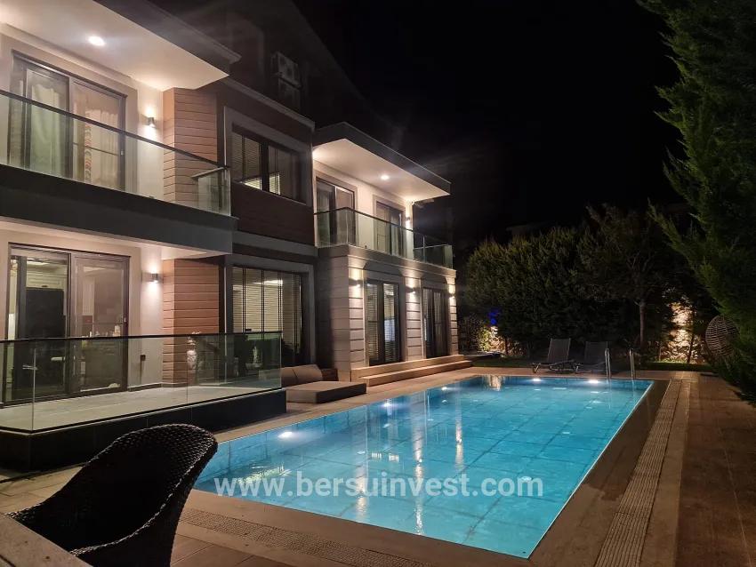 Fethiye Çiftlik Mah. Satılık 4+1 Villa - 660 m²