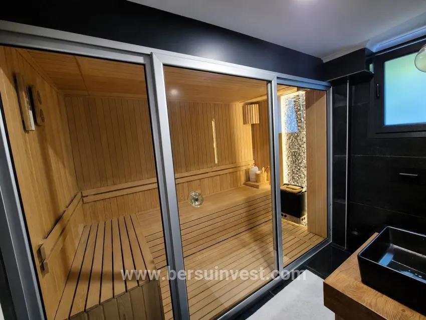 Fethiye Çiftlik Mah. Satılık 4+1 Villa - 660 m²