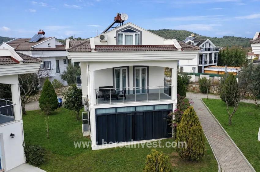 Fethiye Ölüdeniz Mah. Kiralık 3+1 Villa - 220 m²