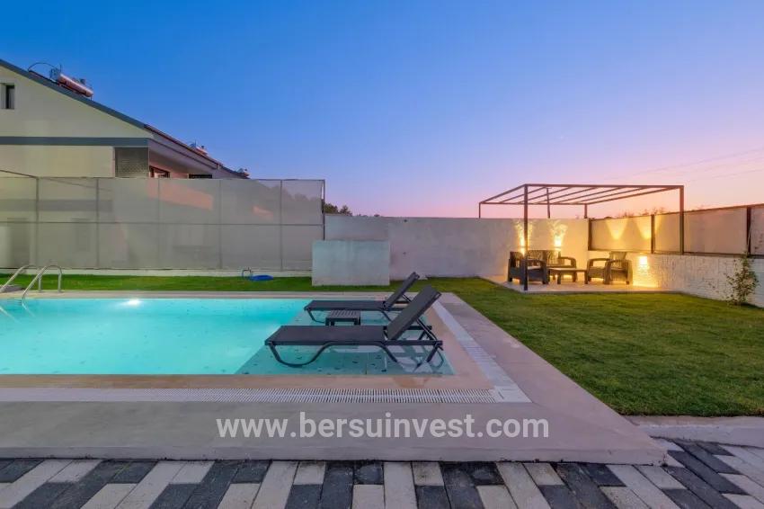 Fethiye Çiftlik Mah. Kiralık 3+1 Villa - 220 m²