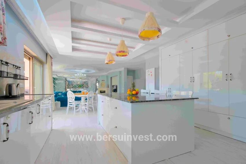 Fethiye Karagedik Mah. Satılık 8+1 Villa - 500 m²