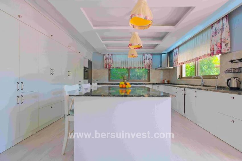 Fethiye Karagedik Mah. Satılık 8+1 Villa - 500 m²