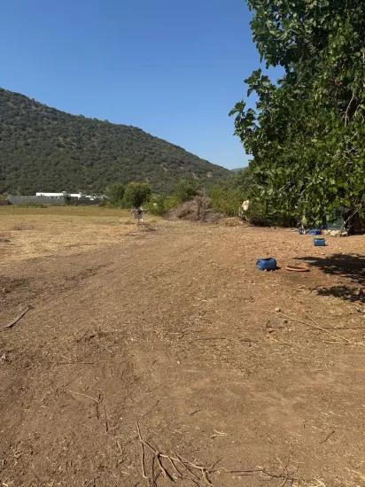 Kaya Köy'de Ana Yola Cephe Tek Tapu Arsa