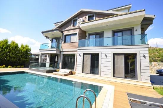 600 M² Arsa İçerisinde Özel Havuzlu Müstakil Villa