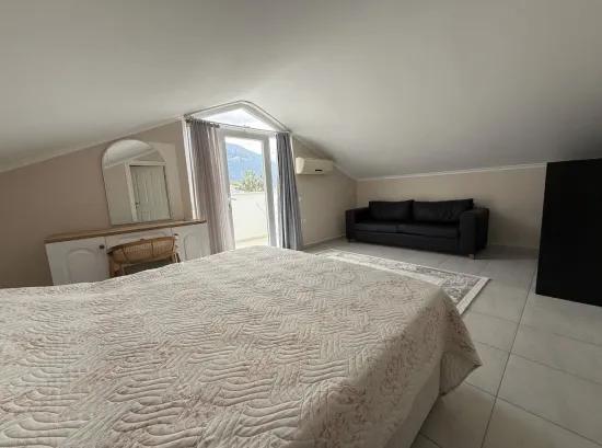 Ovacık'ta Havuzlu Site İçerisinde Eşyalı Villa
