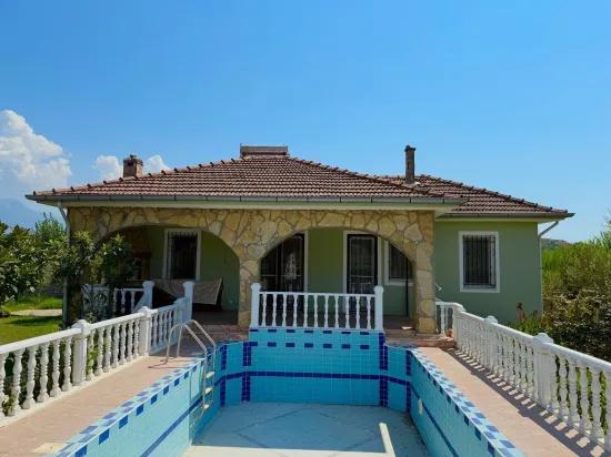 Müstakil Bahçeli Havuzlu Kiralık Villa