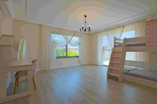 Fethiye Karagedik'te 661 M² Arsa İçinde 8+1 Özel Havuzlu Villa