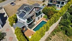 Fethiye Çiftlik Mah. Satılık 4+1 Villa - 660 m²