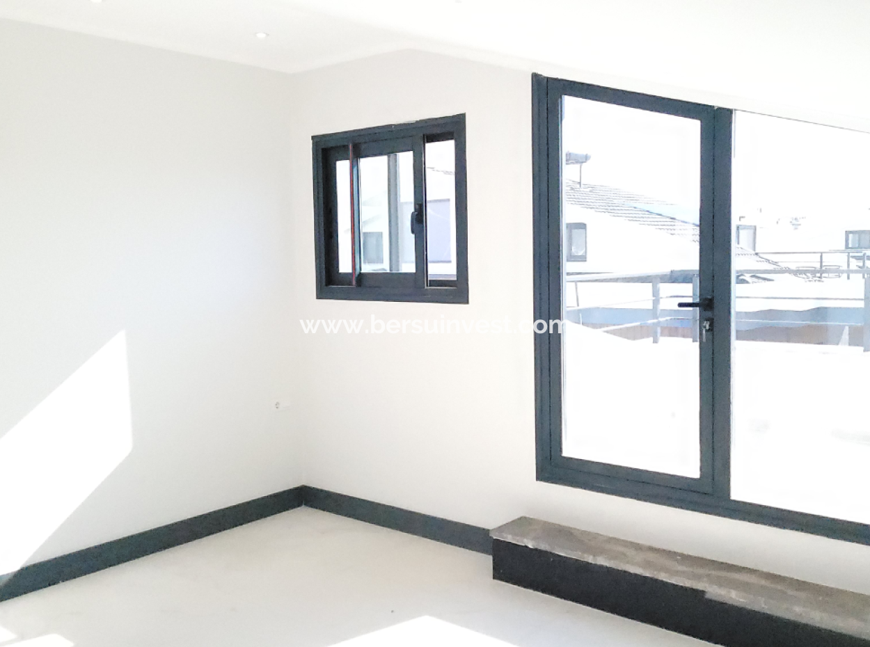 Fethiye Kargı’da Modern Tasarımlı, Bahçeli Ve Havuzlu Villa