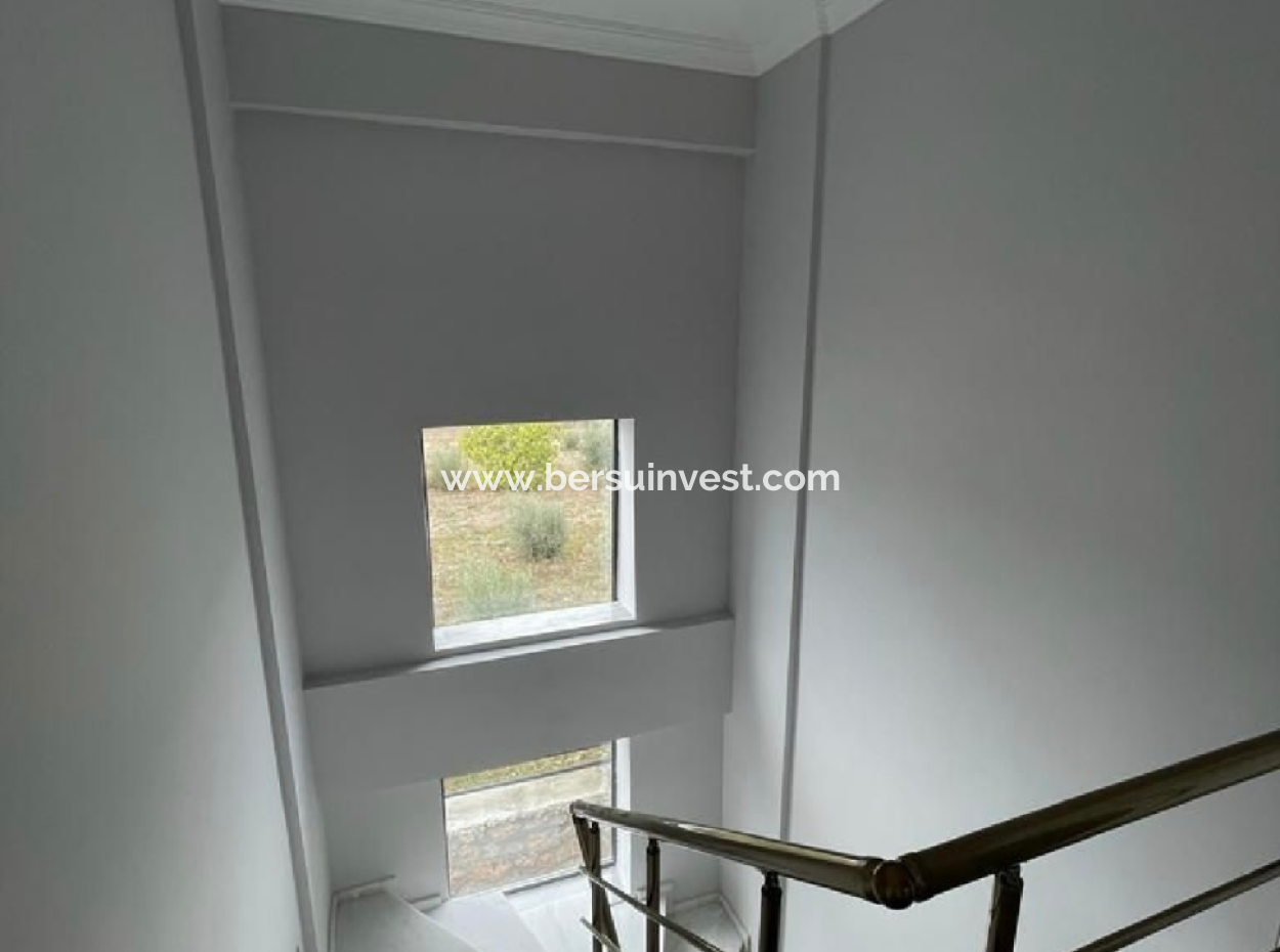 Fethiye Üzümlü'de 5+1 Satılık Villa