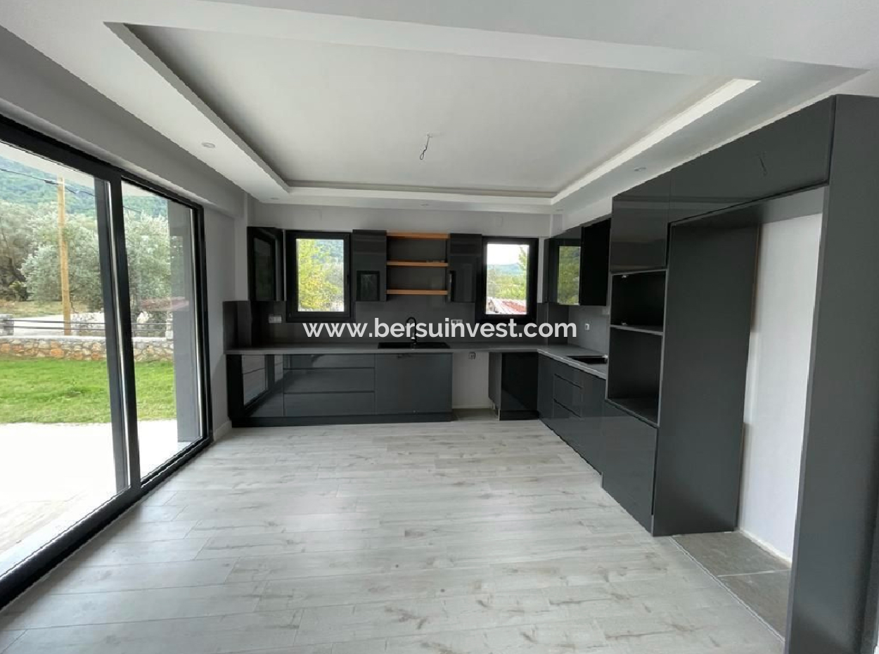 Fethiye Üzümlü'de 5+1 Satılık Villa