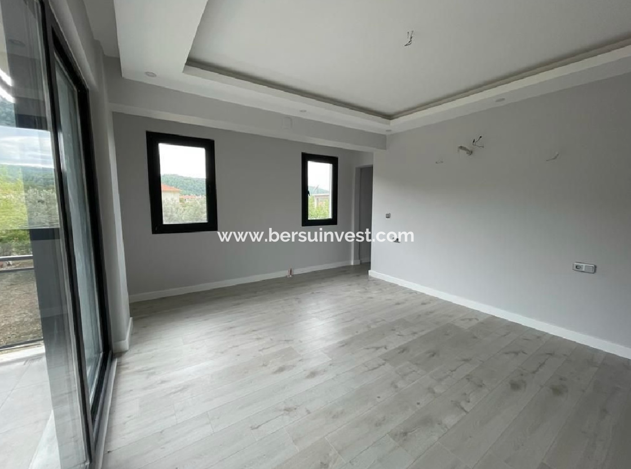 Fethiye Üzümlü'de 5+1 Satılık Villa