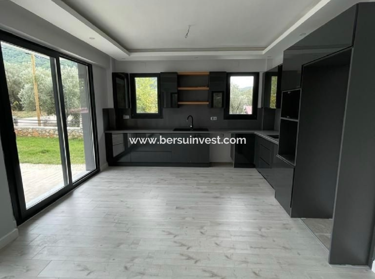 Fethiye Üzümlü'de 5+1 Satılık Villa